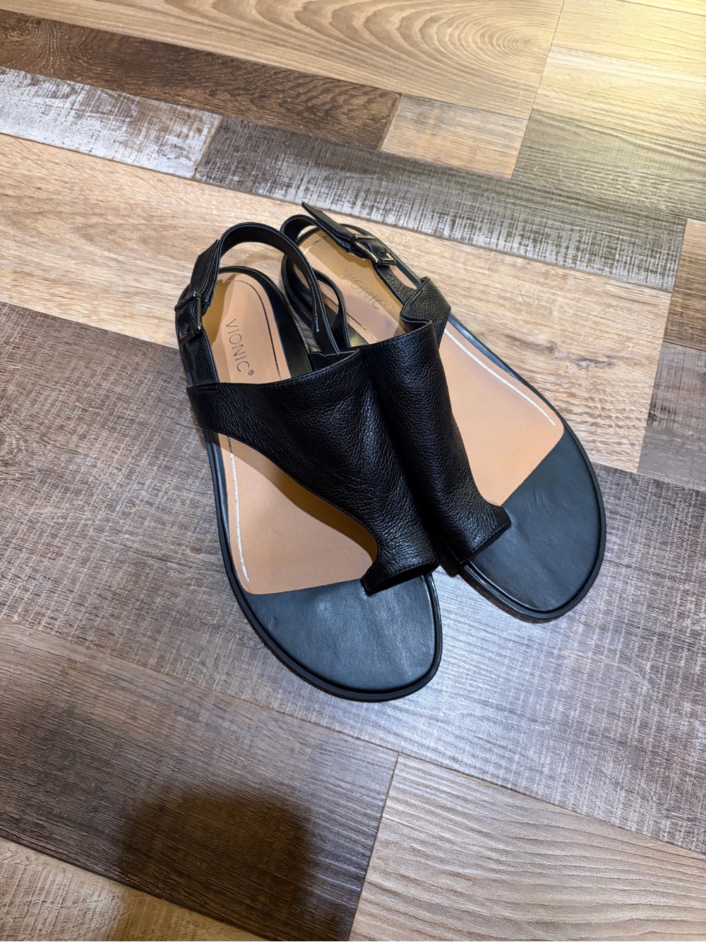 Vionic Ella Black Leather Toe-Loop Slingback Sandals